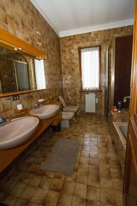 Casa Su Lago Privato A Due Passi Da Milano Segrate Esterno foto
