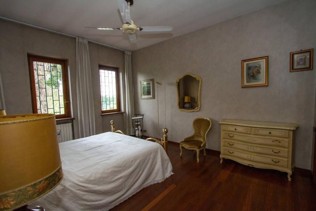 Casa Su Lago Privato A Due Passi Da Milano Segrate Esterno foto
