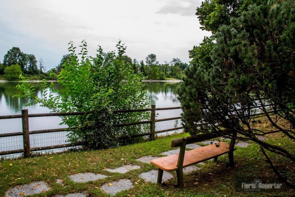 Casa Su Lago Privato A Due Passi Da Milano Segrate Esterno foto