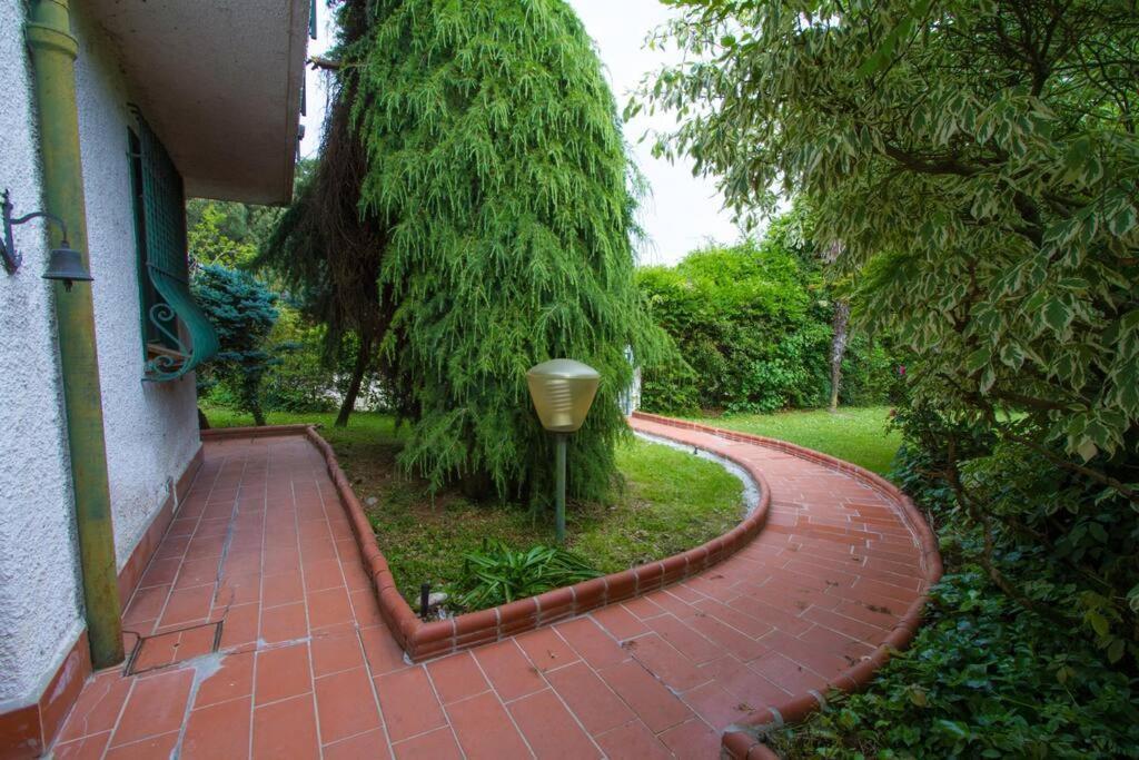 Casa Su Lago Privato A Due Passi Da Milano Segrate Esterno foto